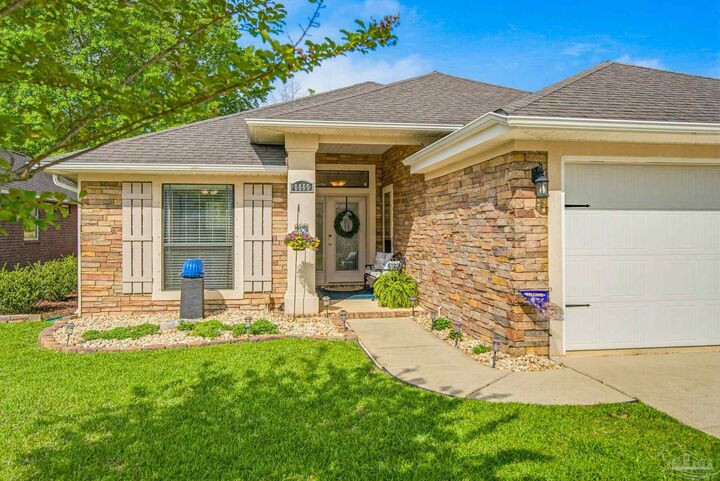 Property Photo: 6065 Dunridge Dr FL 32571