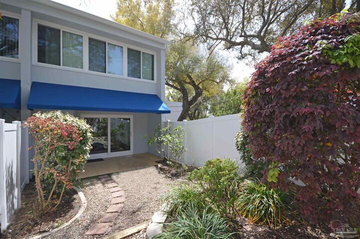 Property Photo:  201 Pensacola Beach Rd D17  FL 32561 