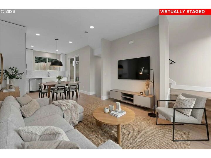 Property Photo:  9824 SW 34th Pl  OR 97219 