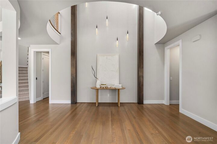 Property Photo:  10933 NE 60th Street  WA 98033 