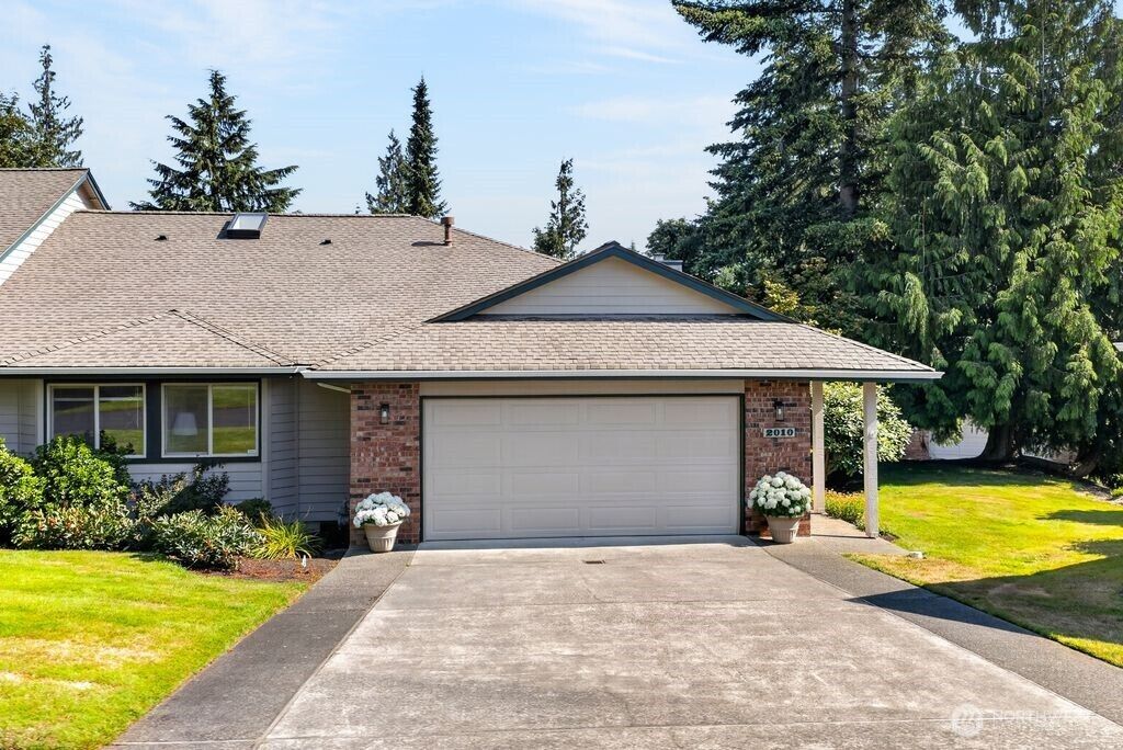 Property Photo: 2010 Creekside Lane WA 98221