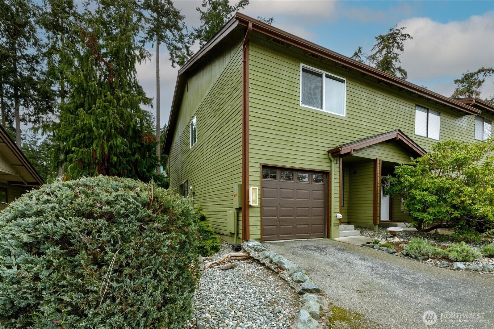 Property Photo: 690 NW Atalanta Way B1 WA 98277