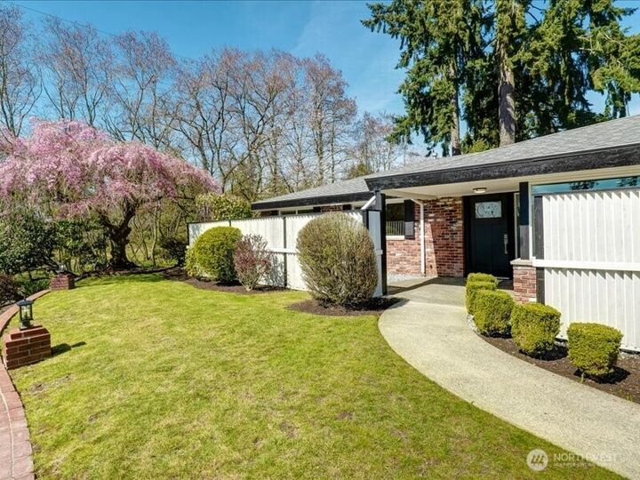 Property Photo:  12404 SE 26th Place  WA 98005 