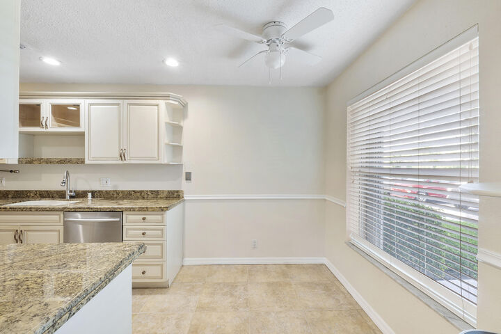 Property Photo: 1020 Citrus Way 101 FL 33445