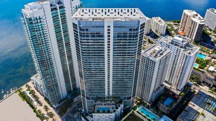 Property Photo:  1300 Brickell Bay Drive 1005  FL 33131 