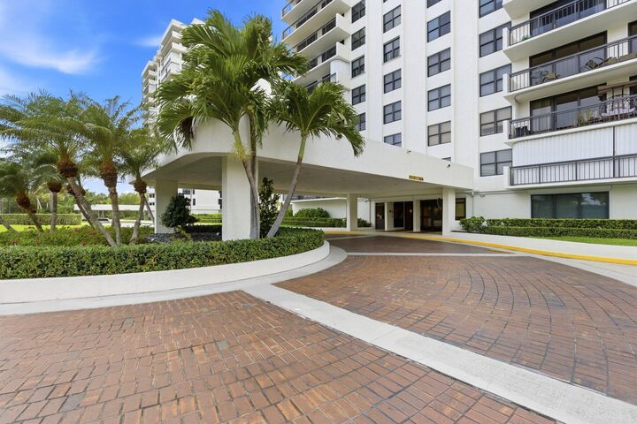 Property Photo: 2003 N Ocean Boulevard 1702 FL 33431
