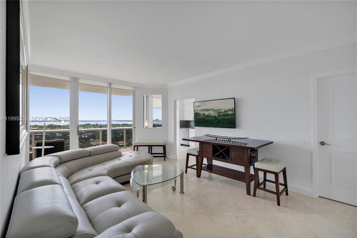 Property Photo:  4779 Collins Ave 1706  FL 33140 