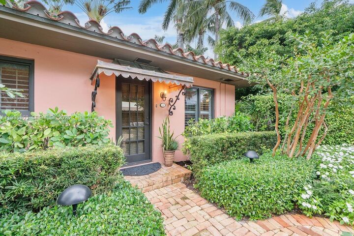 Property Photo: 226 Chilean Ave 1&2 FL 33480