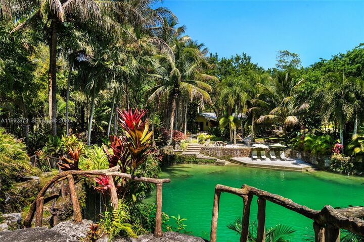 Property Photo: 15000 SW 200th St FL 33187