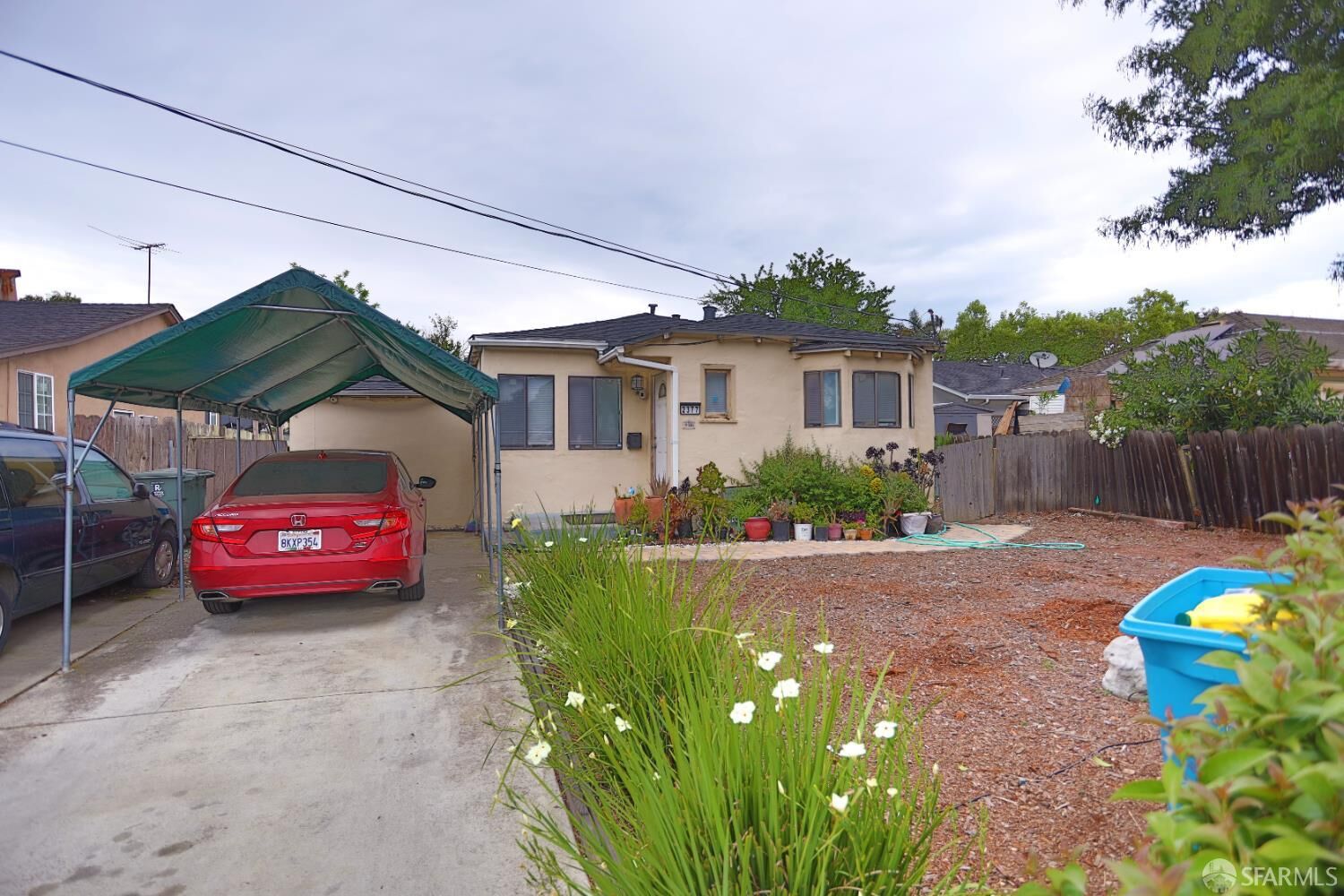 Property Photo: 2377 Poplar Avenue CA 94303