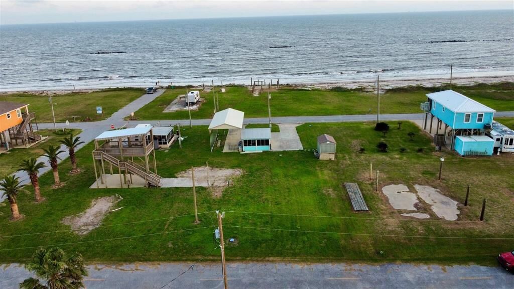 Property Photo:  305 Kathy Dr Drive  LA 70631 