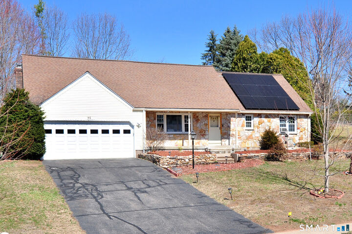Property Photo:  25 Hampshire Drive  CT 06033 