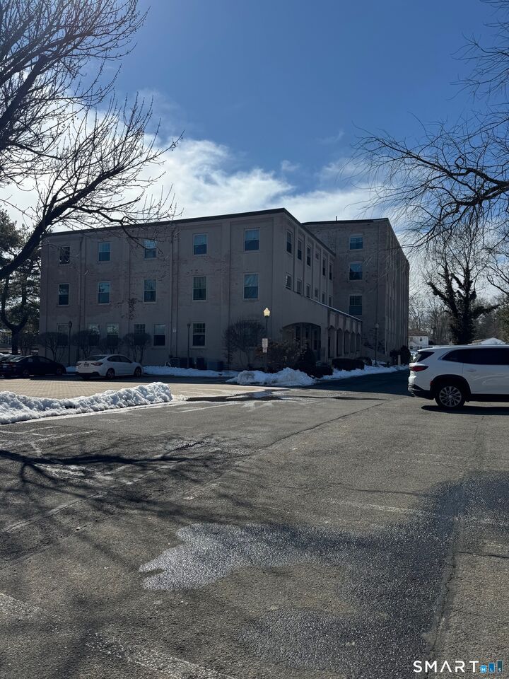 Property Photo:  146 High Street 310  CT 06460 