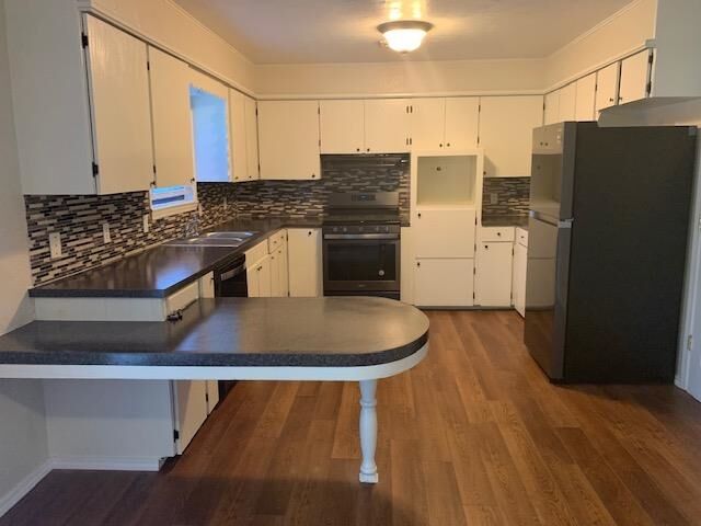 Property Photo: 619 W Cheyenne OK 74075