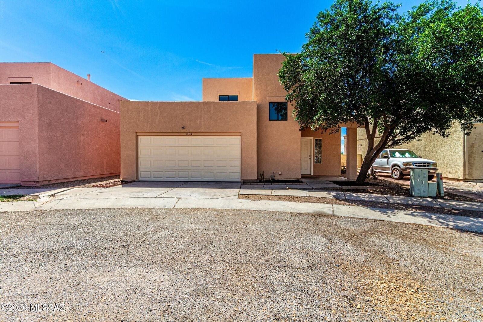 Property Photo:  1624 E Calle Grandiosa  AZ 85706 