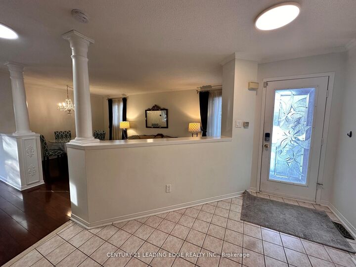 Photo de la propriété: 2 Vintage Drive Main ON L1R 2M7