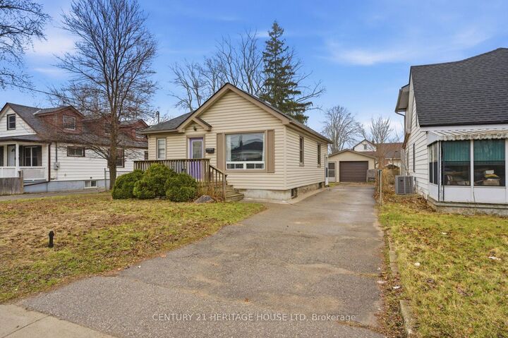 Photo de la propriété:  455 St Paul Avenue  ON N3R 4P1 