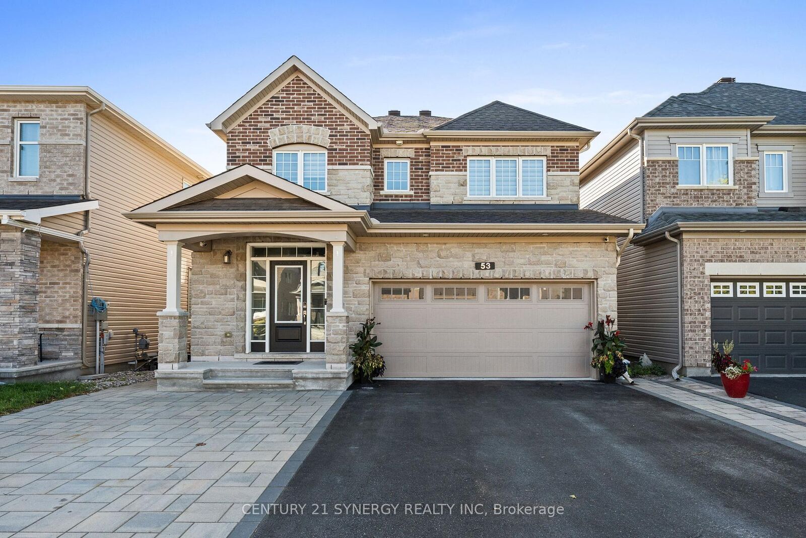 Photo de la propriété: 53 Boddington Street ON K2J 6G1