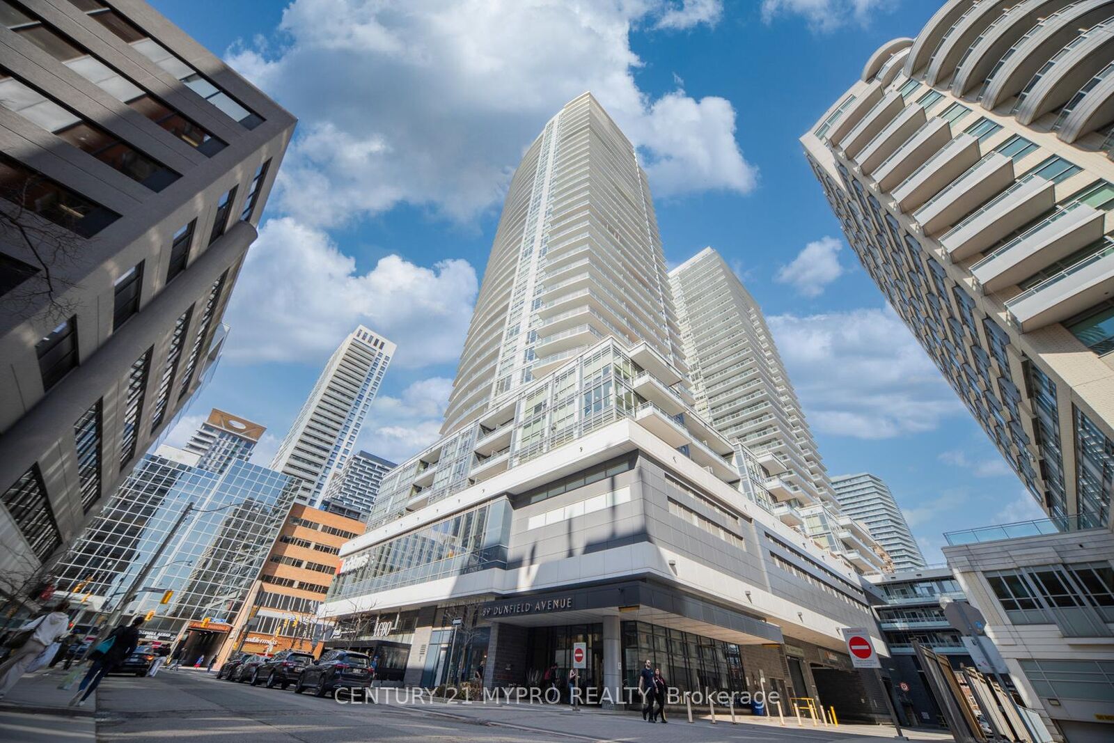 Property Photo: 89 Dunfield Avenue 2803 ON M4S 0A4