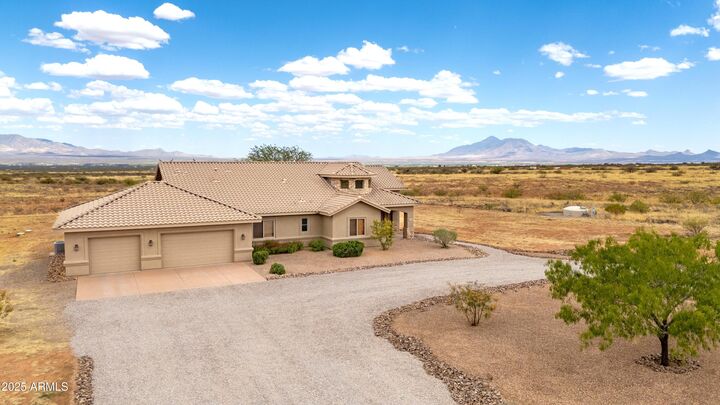 Property Photo:  6754 E Roberto Loop  AZ 85615 