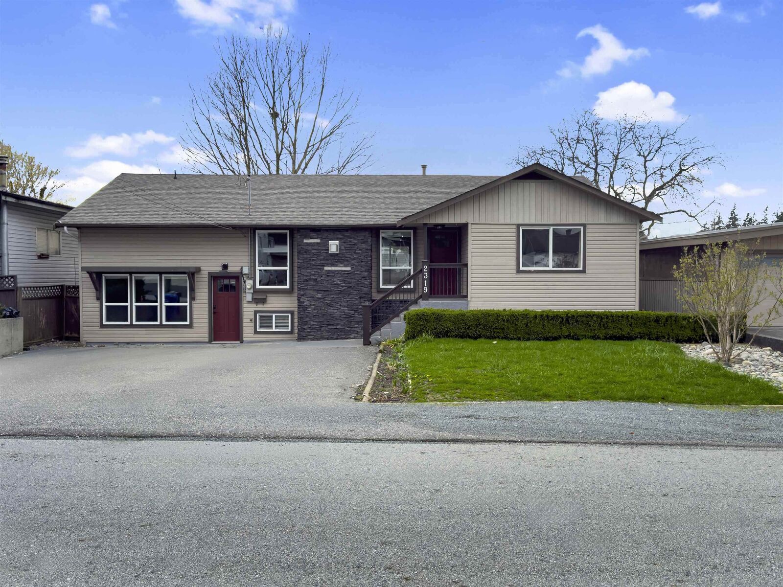 Property Photo: 2319 Hemlock Street BC V2T 3A1