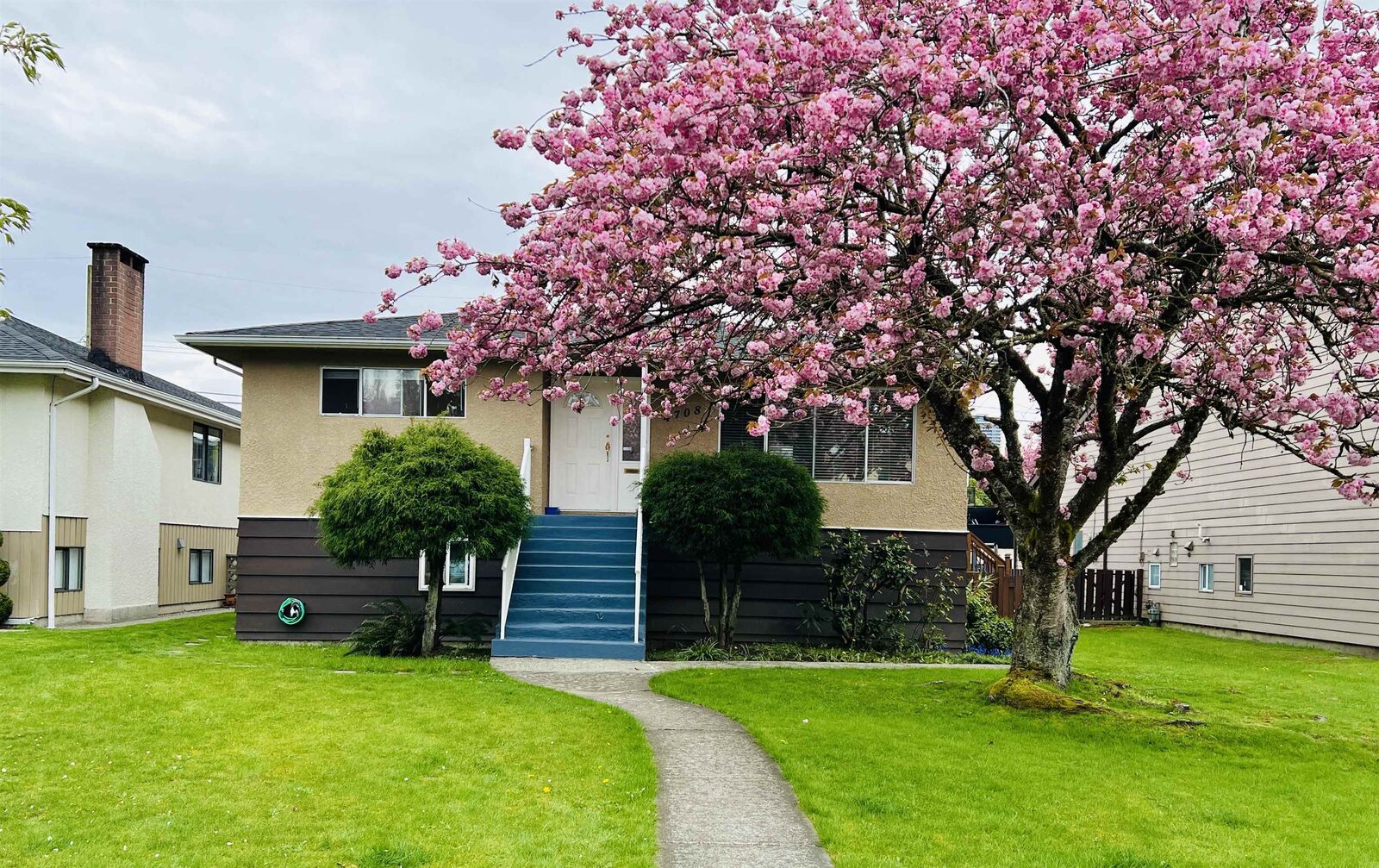 Property Photo: 4708 Westlawn Drive BC V5C 3R3