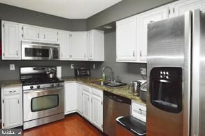 Property Photo:  110 Treymore Court  NJ 08534 