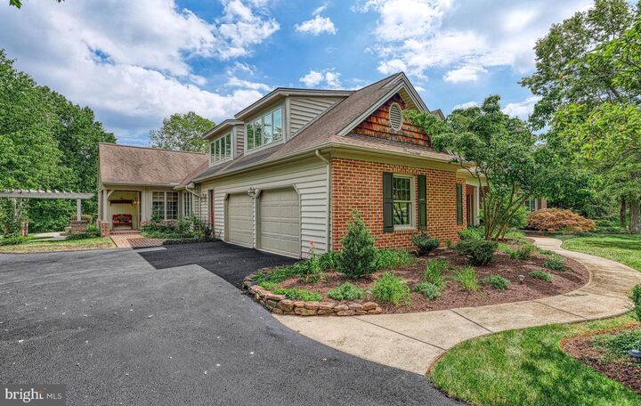 Property Photo: 102 Wheatland Road PA 17339