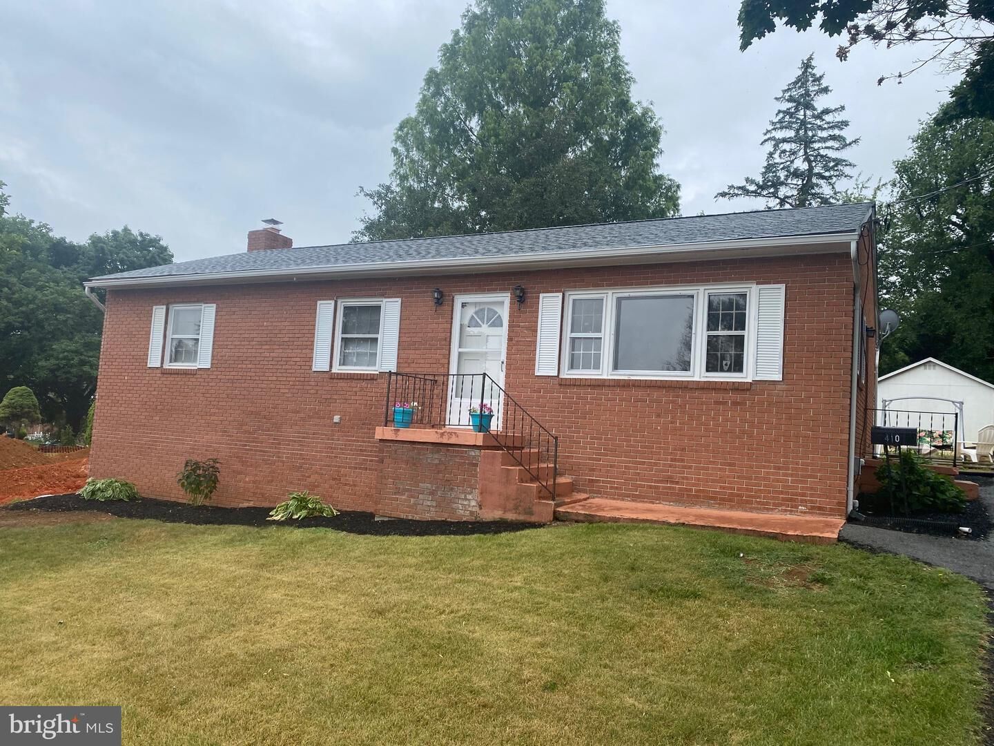 Property Photo:  410 S Seminary Street  WV 25414 