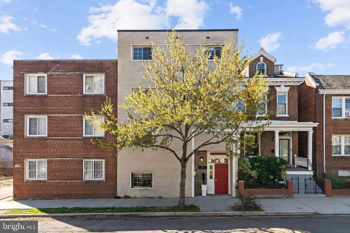 Property Photo:  718 Park Road NW 5  DC 20010 
