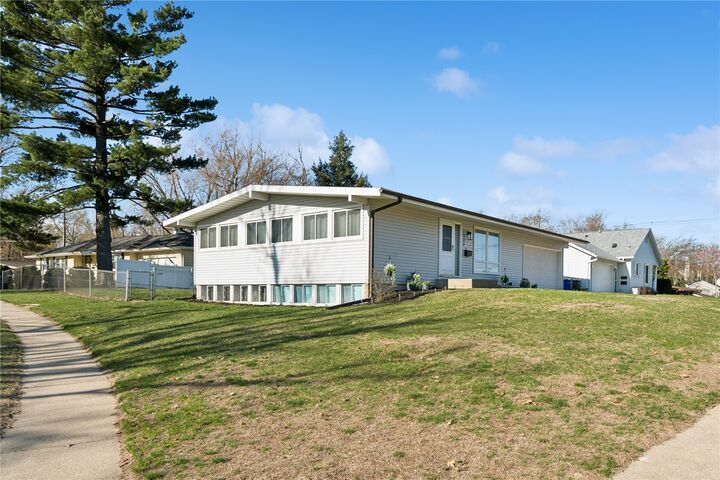 Property Photo: 2533 Brookland Drive NE IA 52402