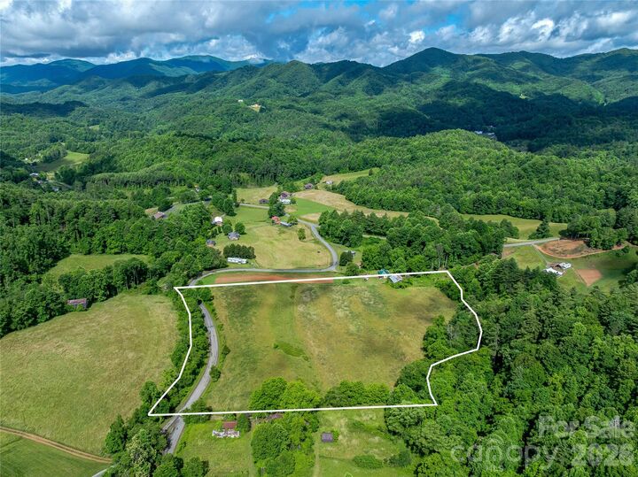 Property Photo: 330 Tilson Branch Road NC 28753