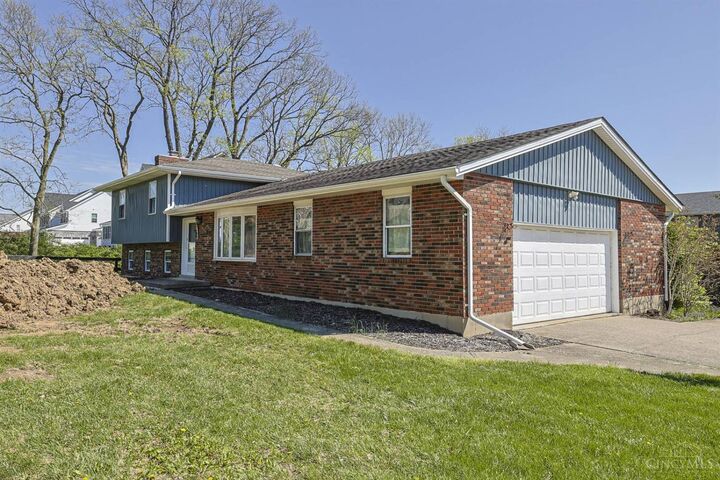 Property Photo:  5920 Embassy Drive  OH 45014 