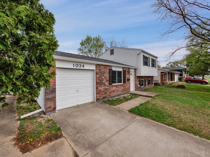 Property Photo: 1034 W Kemper Road OH 45240