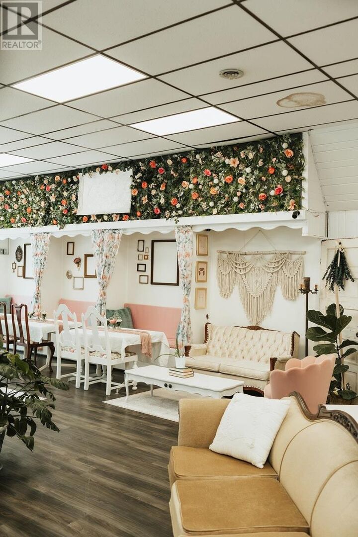 Photo de la propriété:  256-258 Scott St  ON P9A 1G7 