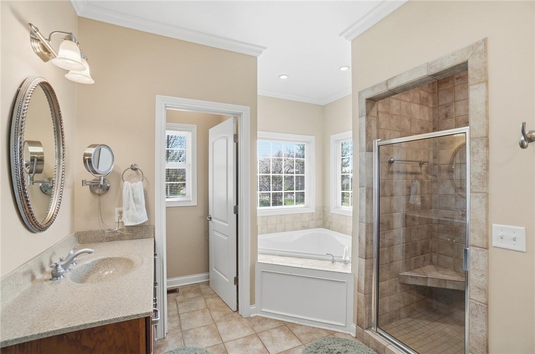 Property Photo: 7596 Woodbridge Court OH 45066