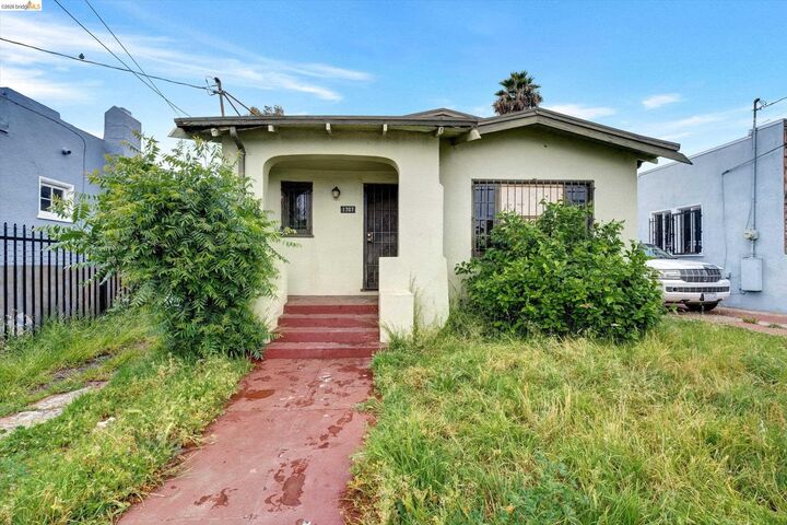 Property Photo: 1707 78th Ave CA 94621