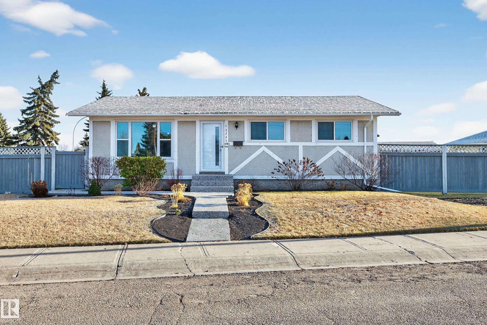 Photo de la propriété: 15231 119A Street NW AB T5X 1K9