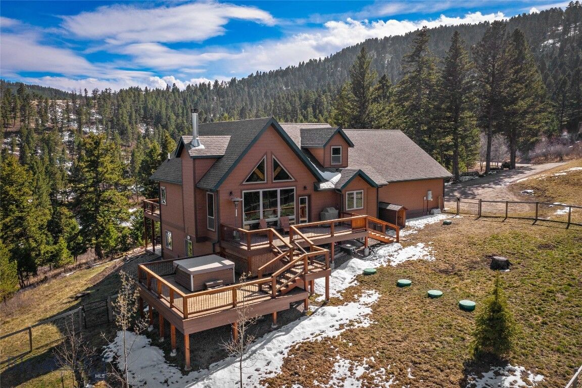 Property Photo:  525 Colt Road  MT 59715 