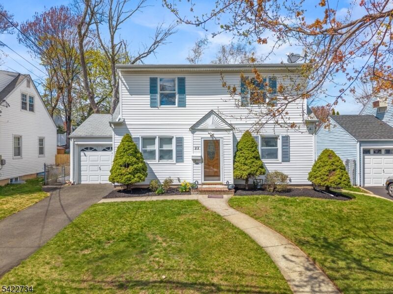 Property Photo:  22 Cottage Ln  NJ 07012 