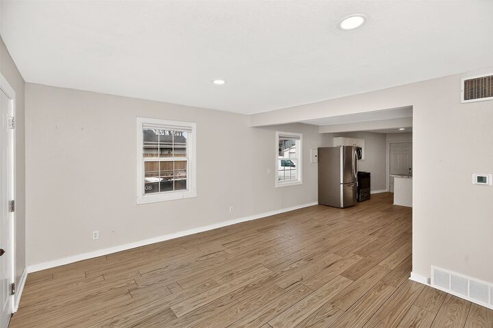 Property Photo:  1340 E 17th Court  IA 50316 