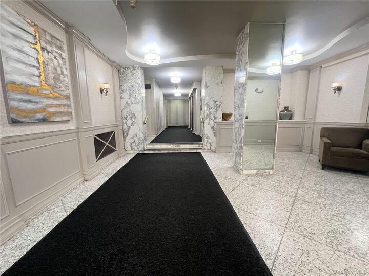 Property Photo:  30 Lake Street 2-I  NY 10603 