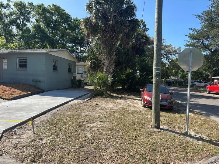 Property Photo: 1203 E Annie Street FL 33612
