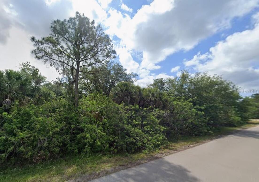 Property Photo:  1320 Commerce St  FL 33953 