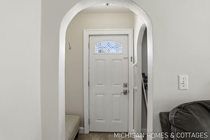 Property Photo:  736 Lincoln Avenue  MI 49423 