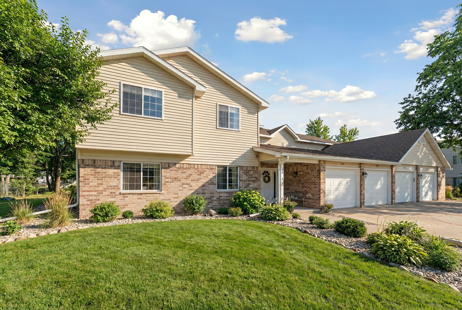 Property Photo:  129 S Curtis Street 1121  WI 53147 