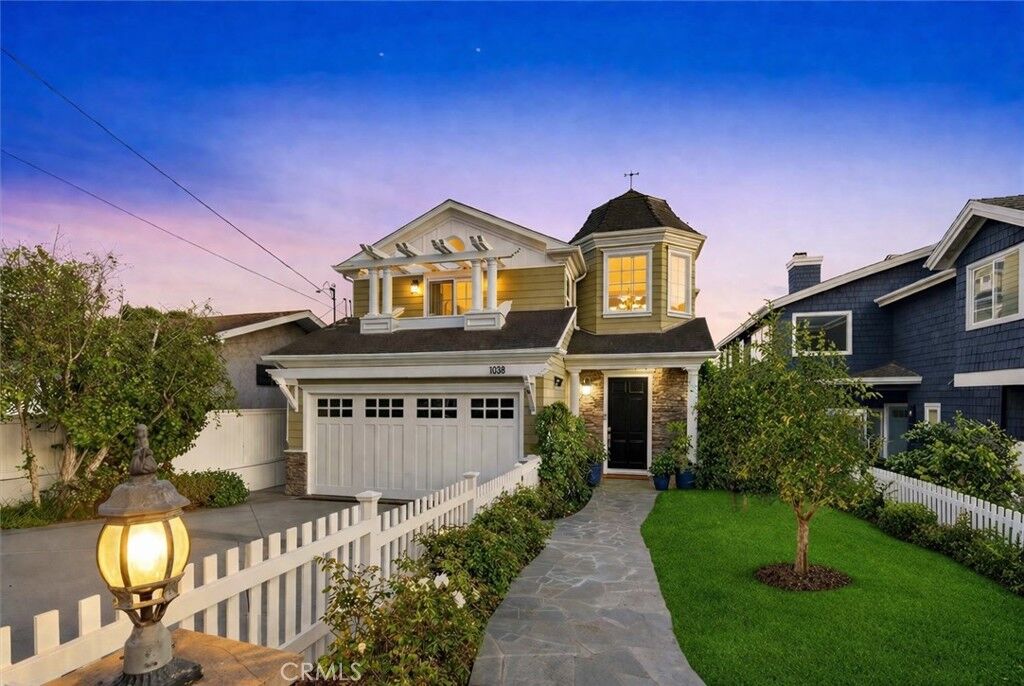 Property Photo:  1038 Avenue D  CA 90277 