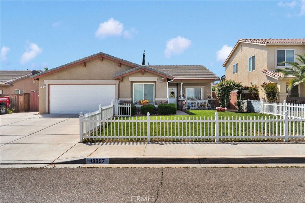 Property Photo:  13397 Earlegate  CA 92392 
