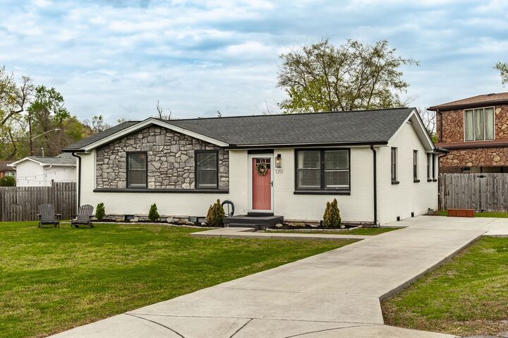 Property Photo:  1351 Rosedale Ct  TN 37207 