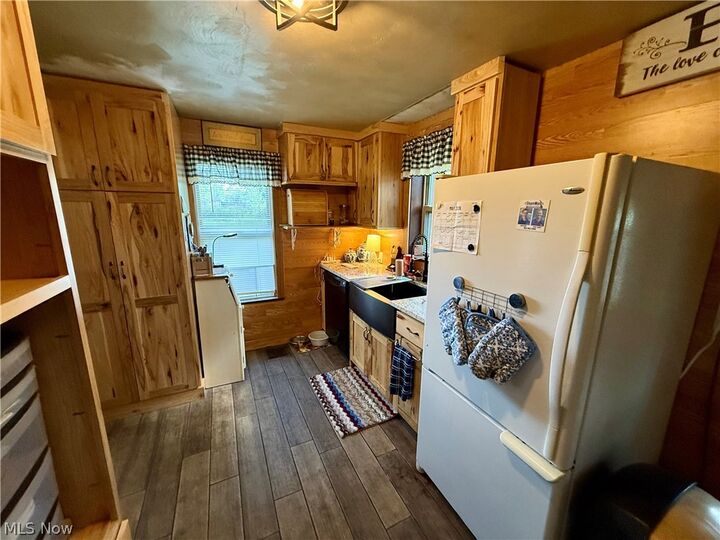 Property Photo:  452 Niles Cortland Road SE  OH 44484 